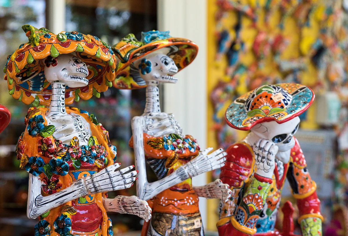 メキシコは何故カラベラ（ガイコツ）を飾るのか？ | メキシコ輸入雑貨